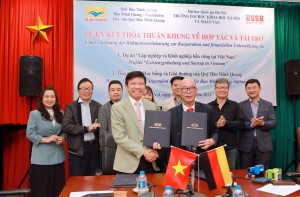 Lễ kí kết thoả thuận hợp tác giữa VNU-USSH với Quỹ Đào Minh Quang